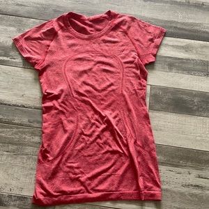 Red Lululemon short sleeve shirt Size 4